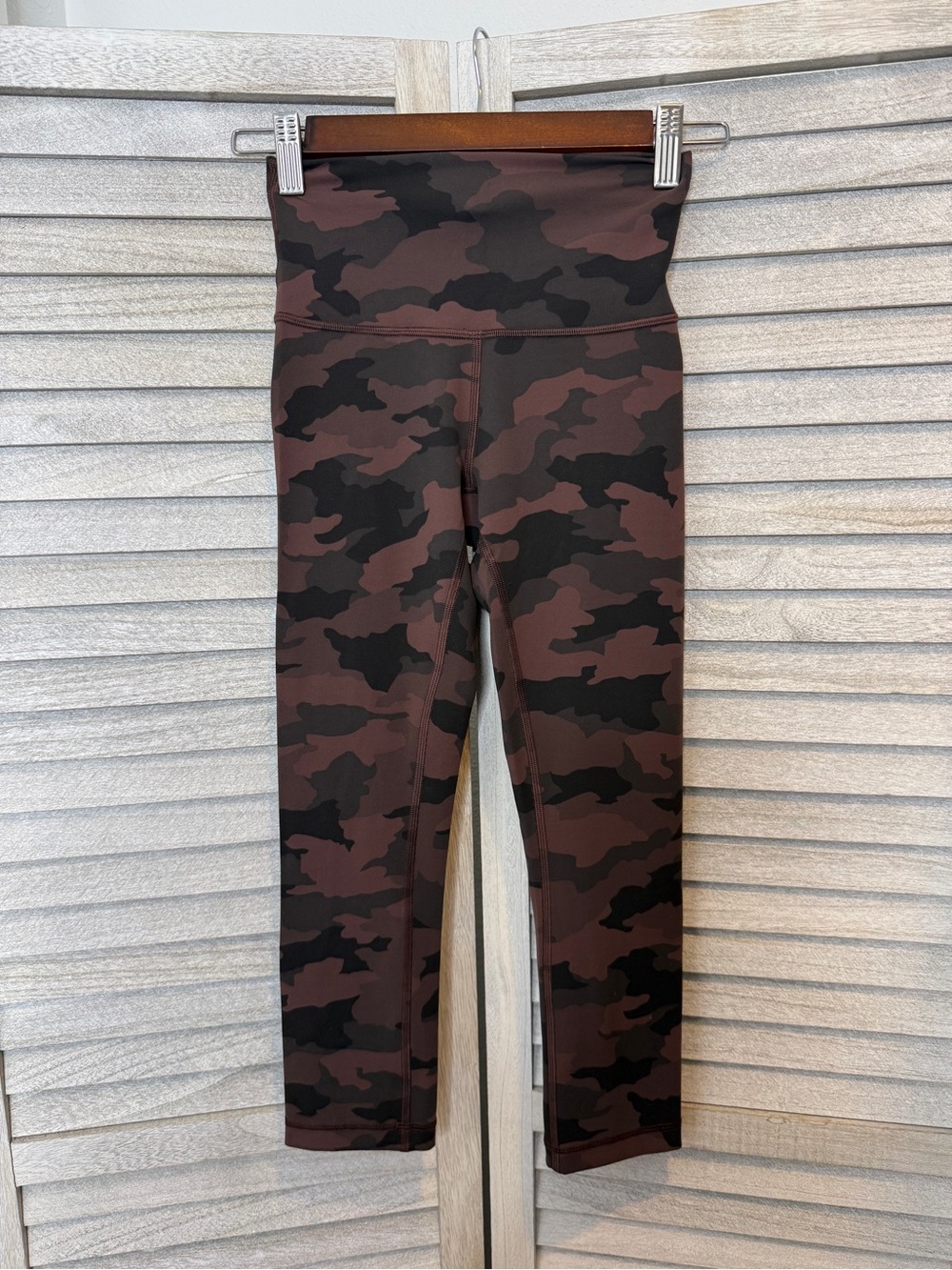 LuluLemon Wunder Under 23” Leggings High Rise Size 2